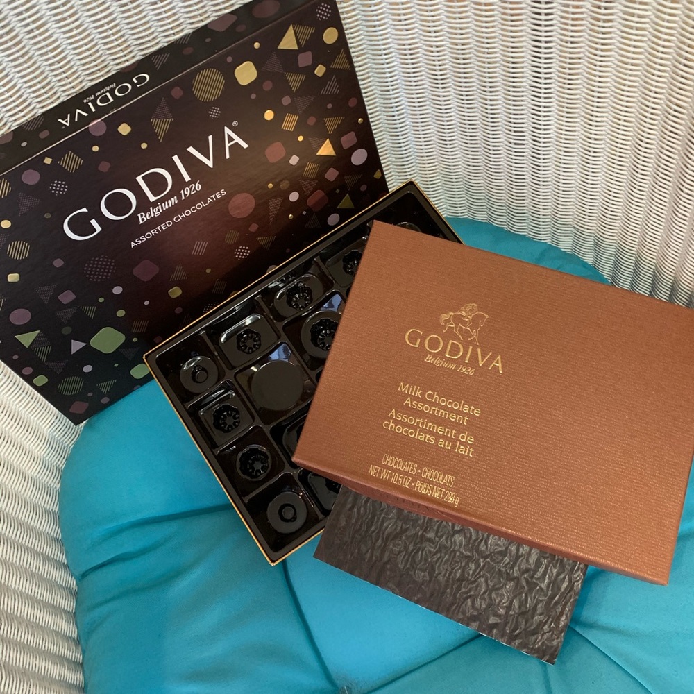 Two Godiva boxes π - Picture 3 of 8